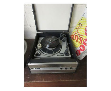 PHILIPS RECORD PLAYER TOGETHER WITH MIXED VINYL RECORDS 