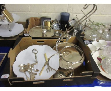 BOX TO INCLUDE ENAMEL CAKE STAND FURTHER STANDS SILVER PLATED TEA SPOONS ETC 