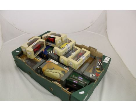 Collection of boxed Corgi diecast model vehicles (19)