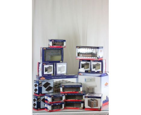 Excellent collection of 17 boxed and unopened Bachmann Scenecraft OO gauge model railway buildings to include 44050 Four Road