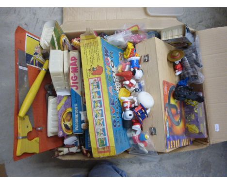 Collection of mixed toys and puzzles to include Chad Valley Give a Show Projector, McDonlads & Burger King give-a-ways featur