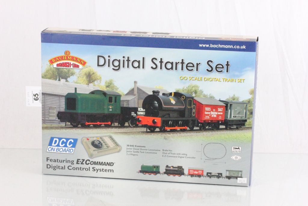 Boxed Bachmann OO gauge 30042 Digital Starter Set with EZ Command