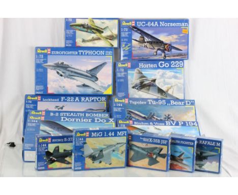 15 Boxed and un-made Revell plastic model kits all featuring military planes to include 1:72 scale x 7 and 1:144 x 8 (all com