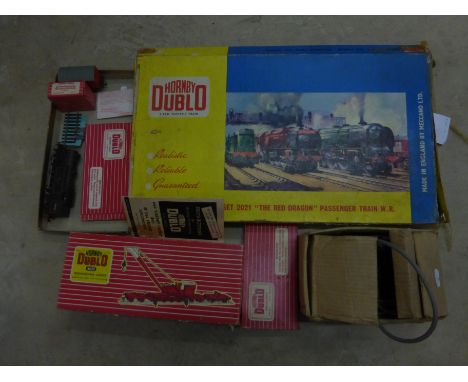 Boxed Hornby Dublo 2021 The Red Dragon Passenger Set with Cardiff Castle locomotive plus a boxed Dublo 4620 Breakdown Crane a