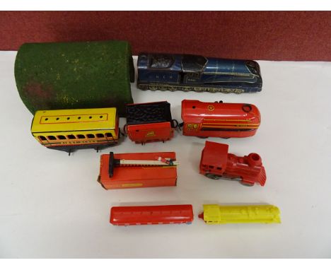 Group of railway related toys to include tin plate, OO gauge and plastic featuring Brimtoy