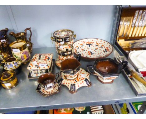 A COLLECTION OF EARTHENWARE CERAMICS, DECORATED IN  ROYAL CROWN DERBY IMARI COLOURS (10)  