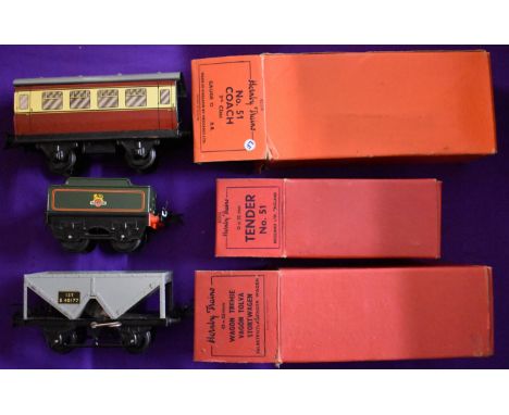 Hornby Trains 'O' Gauge 1x No.51 Tender, 1x Hopper Wagon, 1x No.51 Coach pre owned mint in box