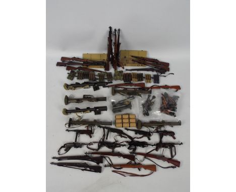 Dragon - DiD - A loose collection of 1:6 scale action figure weapons and accessories, attributed to the likes of Dragon, DiD 