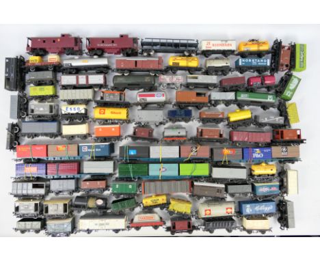 Kleinbahn - Hornby - Lima - Jouef - Triang - Others - A large group of unboxed OO / HO gauge freight rolling stock items. Lot