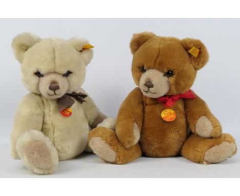 Steiff - 2 x jointed Petsy Bears which stand approximately 34 cm tall, a light blonde bear # 0235/35 and a brown bear. Both a