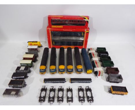 Hornby, Airfix, Mainline, Grafar, Tri-ang - 11 x mostly unboxed OO gauge and N gauge carriages, and 17 x unboxed OO gauge rai