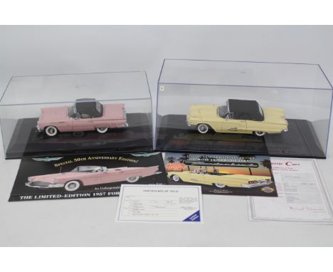 Danbury Mint - 2 x Ford Thunderbird models in 1:24 scale, a 1957 in Dusk Rose and a 1959 in Casino Cream. Both cars appear Mi