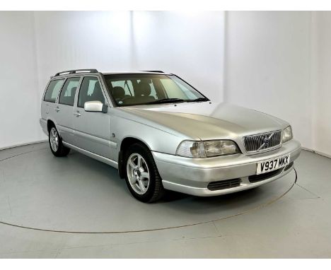 Registration: V937MKX  VIN: YV1LW65F2Y2664036  Milage Showing: 105,000  Transmission: Manual  MOT: 02/02/20242.4 Litre petrol