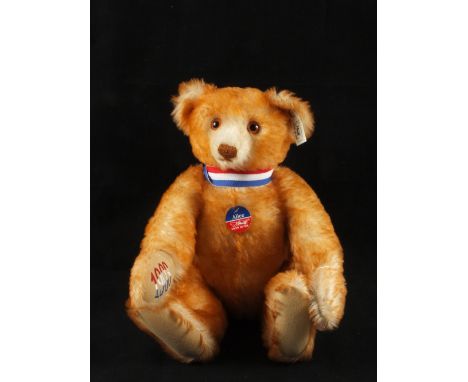 A boxed Steiff 'Alice' teddy bear 42