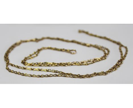  A Victorian Gold Muff Chain  figure of eight link chain, 9ct rose gold approximately 1320mm in length 
