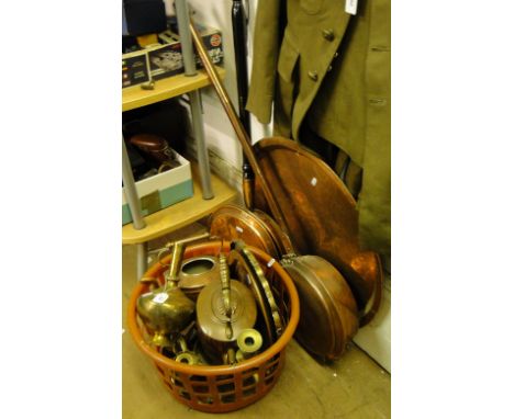 Copper tray, bed warming pans, copper kettle, etc.