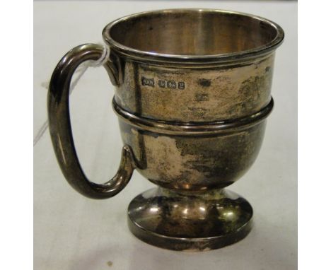 A George V silver christening tankard, Walker & Hall, Sheffield 1916, 83g