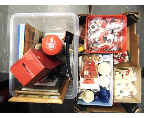 ASSORTED POST OFFICE COLLECTABLES  most of post box interest, including badges, thimbles, mugs, and fridge magnets; together 