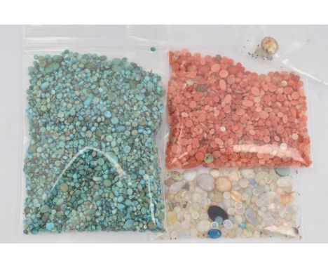 A COLLECTION OF EARLY TO MID 20TH CENTURY LOOSE CORAL, TURQUOISE, OPAL AND OTHER GEMSTONES TOGETHER WITH A WHITE METAL PENDAN