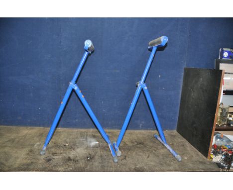 A PAIR OF RECORD RPR400 ROLLER STANDS