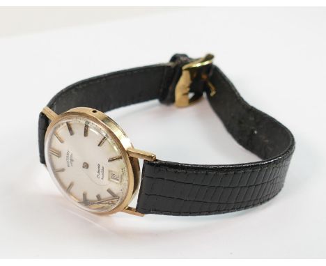 Rotary gents wristwatch in 9ct gold case: Button missing, hands loose.  Sold as not working.  Measures 34mm wide. 