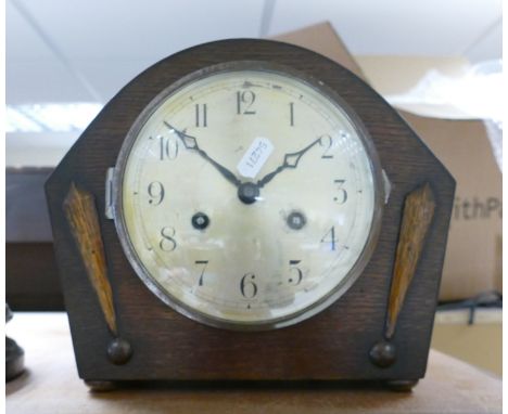 Oak Cased Deco Mantle Clock: height 22cm 