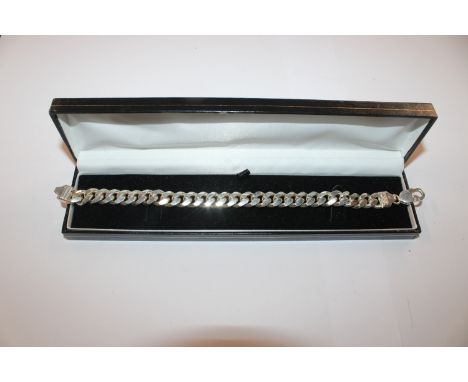 A men's solid Sterling silver chain link bracelet, 58gms 
