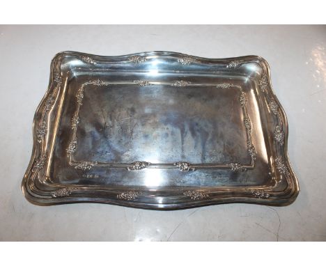 A silver tray, 399gms 