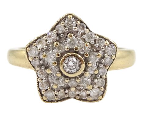 9ct gold round brilliant cut diamond star shaped cluster ring, hallmarked Condition Report:Approx 3.7gm, size N, well present