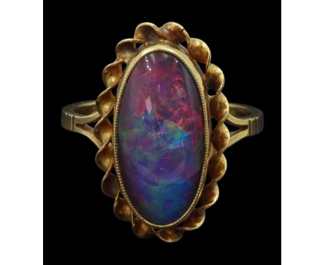 9ct gold single stone opal triplet ring, in oval rope twist setting, Birmingham 1978Condition Report:Approx 3.3gm, size O-P, 