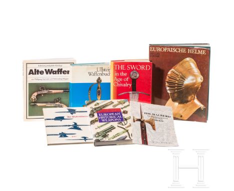 Konvolut von sieben Büchern über alte Waffen  Bestehend aus: H. Müller, M. Kunter, Europäische Helme aus der Sammlung des Mus