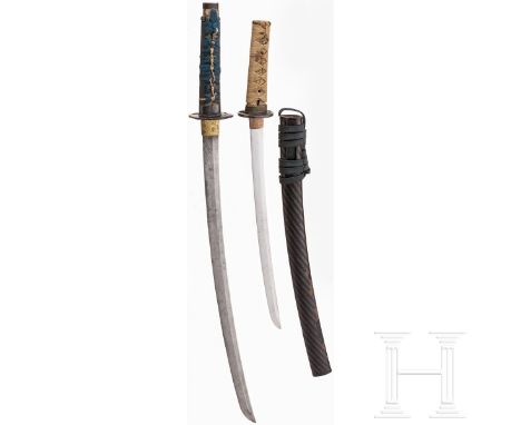 Zwei Wakizashi, Japan, Edo-Periode  Klingen Hira Tsukuri, Hada und Hamon nicht zu erkennen, eine Klinge mit Ermüdungserschein
