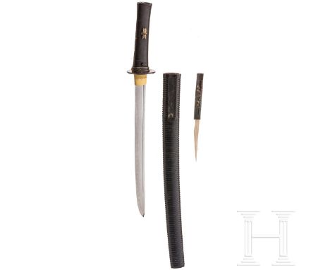 Tanto, Japan, Edo-Periode   Klinge Hira Tsukuri, beidseitig schmale Bohi, vergoldetes Habaki mit Neko Gaki, Klinge verschliff