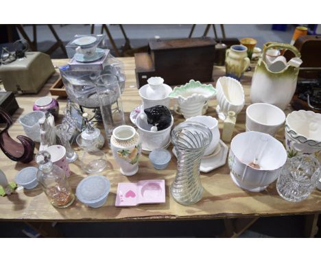 A mixed group of ceramicsTo include a cut glass bowl, a Helen Bull 'Visions' vase, a hand painted trinket box, a yellow Wedgw