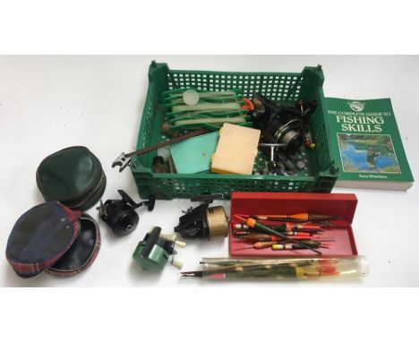 Vintage closed face spinning reels in case 'Ocean City True Temper 376B'; Shakespeare Noris Wonderspin 2662 in case; and one 