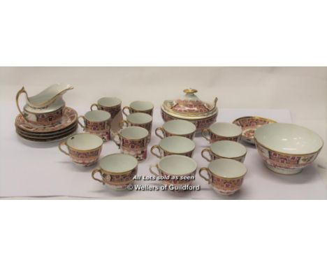 Spode part tea/dinner service, pattern no 868, worn, with a lot of damage, comprising 6 teacups, three coffee cans and four t