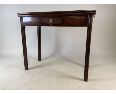 A Victorian mahogany folding tea table with gate leg. Small central drawer to front.W:87cm x D:44cm x H:74cm