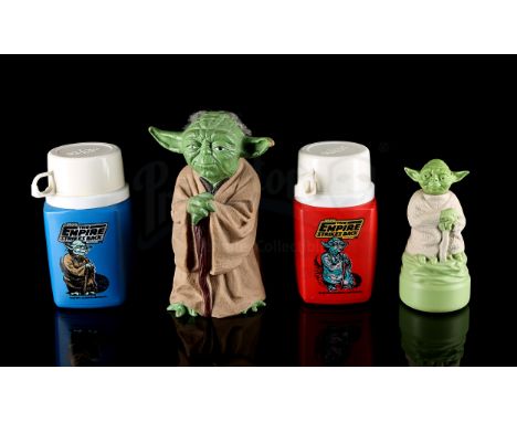VARIOUS - Yoda themed collectables including two flasks, a bubble bath and a hand puppet. Poor - Paint chips. Dimensions: 16 
