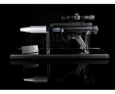 MASTER REPLICAS - Limited Edition. Complete with plexiglass case, display base and plaque, labelled #729 of 2500. Comes packa