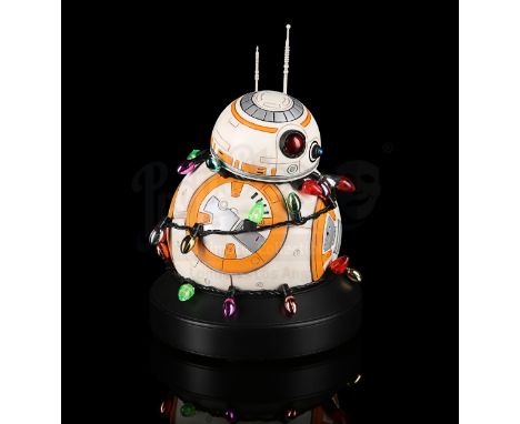 GENTLE GIANT - 1:6 scale mini bust of BB-8 wrapped in a string of Christmas lights. Labelled Limited Edition Number 111 of 25