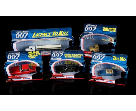 CORGI - Five James Bond Ultimate Collection vehicles in original packaging. Good. Dimensions: 13 cm x 11 cm x 8 cm (5.00'' x 
