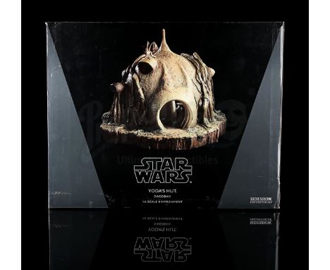 SIDESHOW - Hand-painted 1:6 scale of Yoda's simple Dagobah home. Complete with a variety of accessories for the interior of t