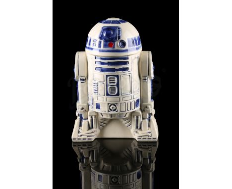 ROMAN CERAMICS - Ceramic cookie jar made in 1977. Comes with no interior liner. Good. Dimensions: 35 cm x 23 cm x 17 cm (13.4