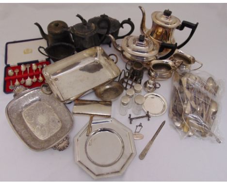 A quantity of silver plate to include teasets, trays, coasters and flatware
