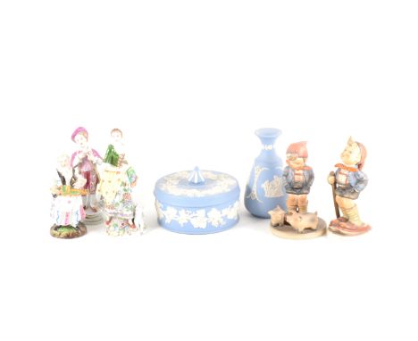 A quantity of collectable figurines and decorative china, including a Copenhagen model of a Robin (chipped), various Hummel G