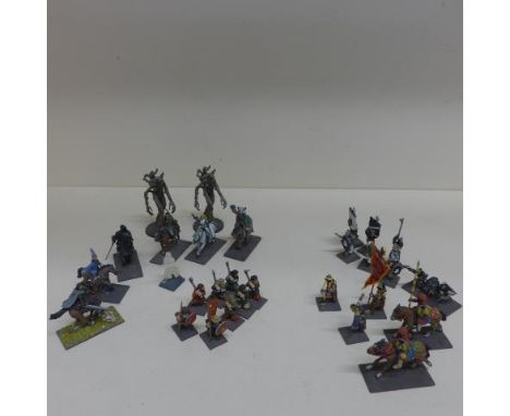 A collection of 245 Lord of the Rings/Fantasy/Wargaming metal/plastic figures - 58 Isengard half Orcs, 72 Dwarves, 57 Corsair