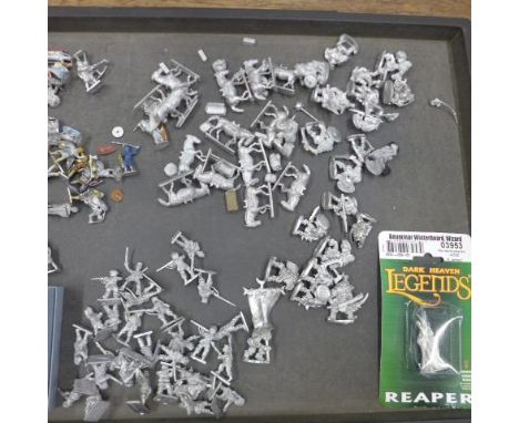 A collection of approx 130 unpainted and painted Lord of the Rings/Fantasy/Wargaming figures 