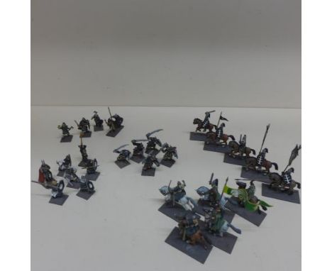 A collection of 217 Lord of the Rings/Fantasy/Wargaming metal/plastic figures - Mordor large Uruks, 17 Rohirrim, 63 Isengard 