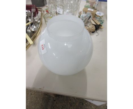 OIL LAMP SHADE DIAM APPROX 19CM
