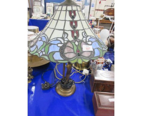 REPRODUCTION TIFFANY EFFECT TABLE LAMP, MAX HEIGHT APPROX 54CM